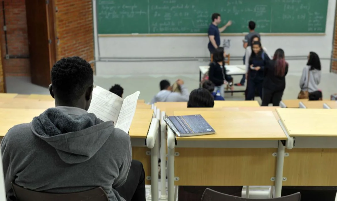 MEC ABRE INSCRIÇÕES PARA FORMAÇÃO DE PROFESSORES DE MATEMÁTICA; SAIBA COMO FAZER