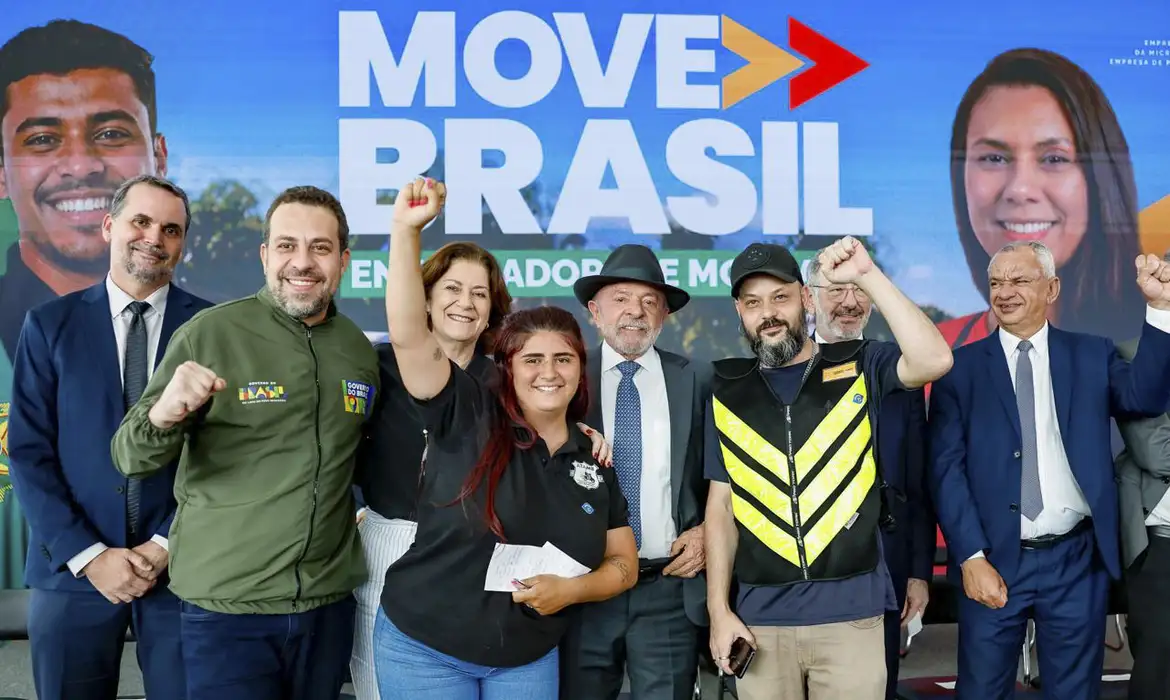 GOVERNO LULA AMPLIA CRÉDITO PARA MOTOCICLISTAS DE APLICATIVOS