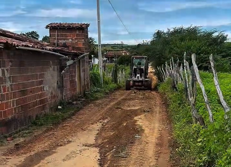 SERVIÇOS DE REPARO ESTRUTURAL MELHORAM O TRÁFEGO EM LOCALIDADES RURAIS DE ESPÍRITO SANTO