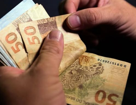 SALÁRIO MÍNIMO NECESSÁRIO DEVERIA SER DE QUASE R$ 8 MIL, APONTA DIEESE