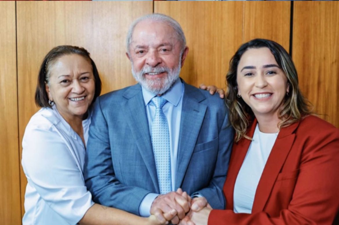 [PESQUISA SETA] SAMANDA AUMENTA PROTAGONISMO, DISPARA PRO SENADO E ASSUME 3º LUGAR NA DISPUTA