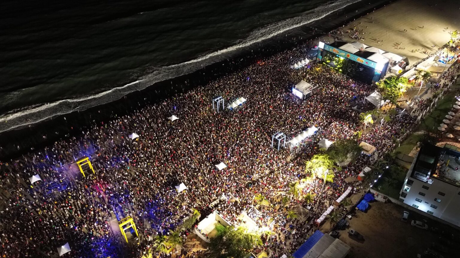 ÁLVARO DIAS DEIXA SHOW DE TATY GIRL SEM PAGAMENTO