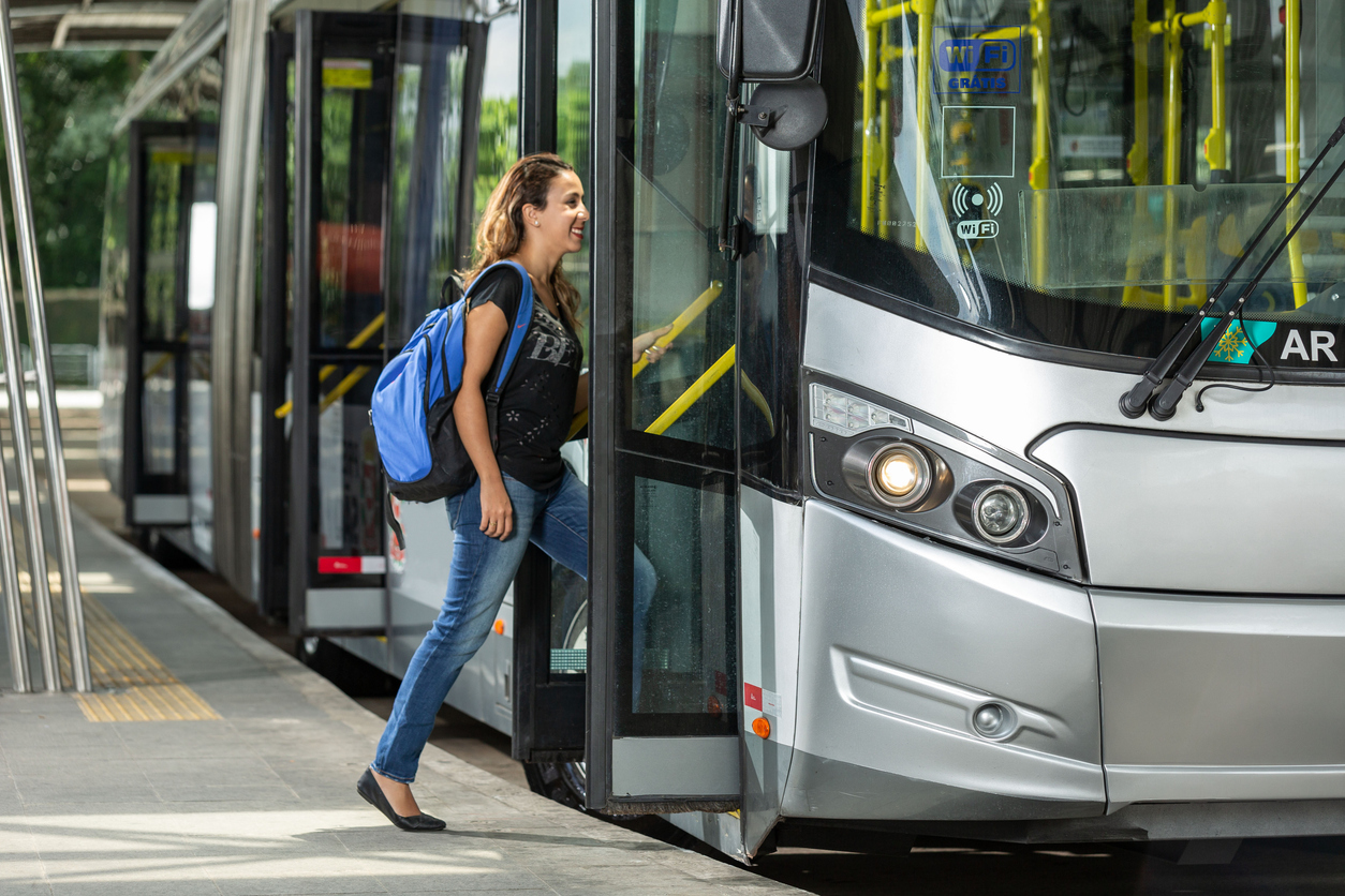 PRESIDENTE LULA SANCIONA MARCO DO TRANSPORTE PÚBLICO COM VETOS E ABRE CAMINHO PARA TARIFA ZERO
