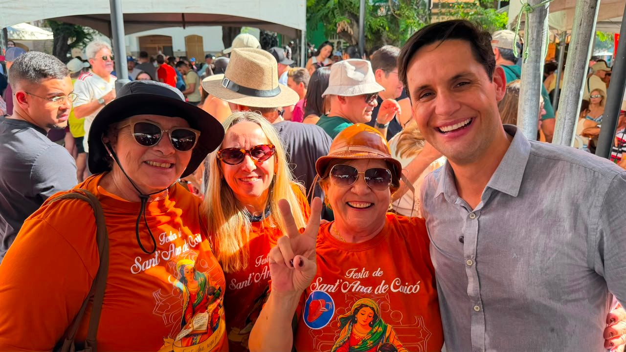 RAFAEL MOTTA PRESTIGIA FEIRINHA DE SANT’ANA E CELEBRA TRADIÇÃO DO SERIDÓ