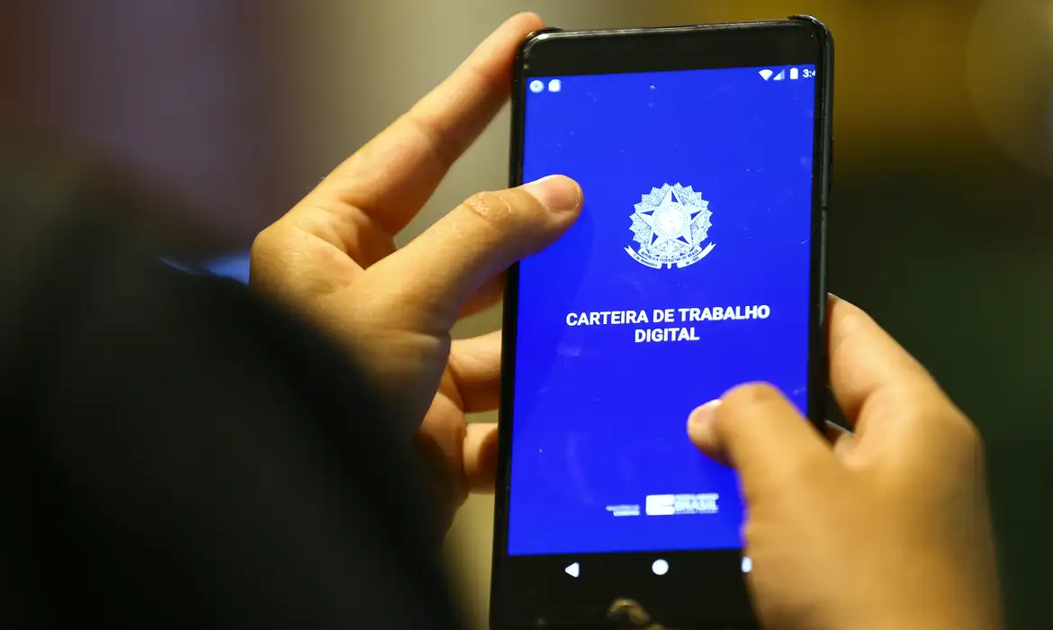 DESEMPREGO NO 2º TRIMESTRE É DE 5,4%, O MENOR JÁ REGISTRADO NO PERÍODO