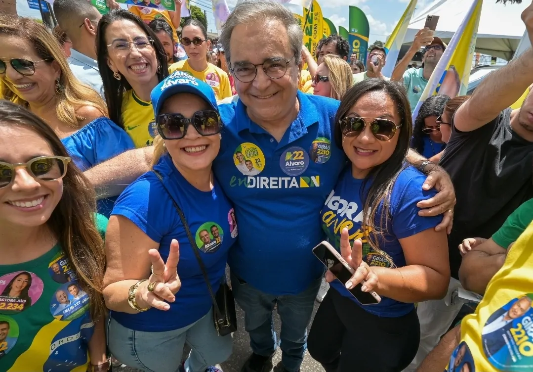 ONDA 22 MOBILIZA PARNAMIRIM: ÁLVARO DIAS PARTICIPA DE GRANDE ADESIVAÇO