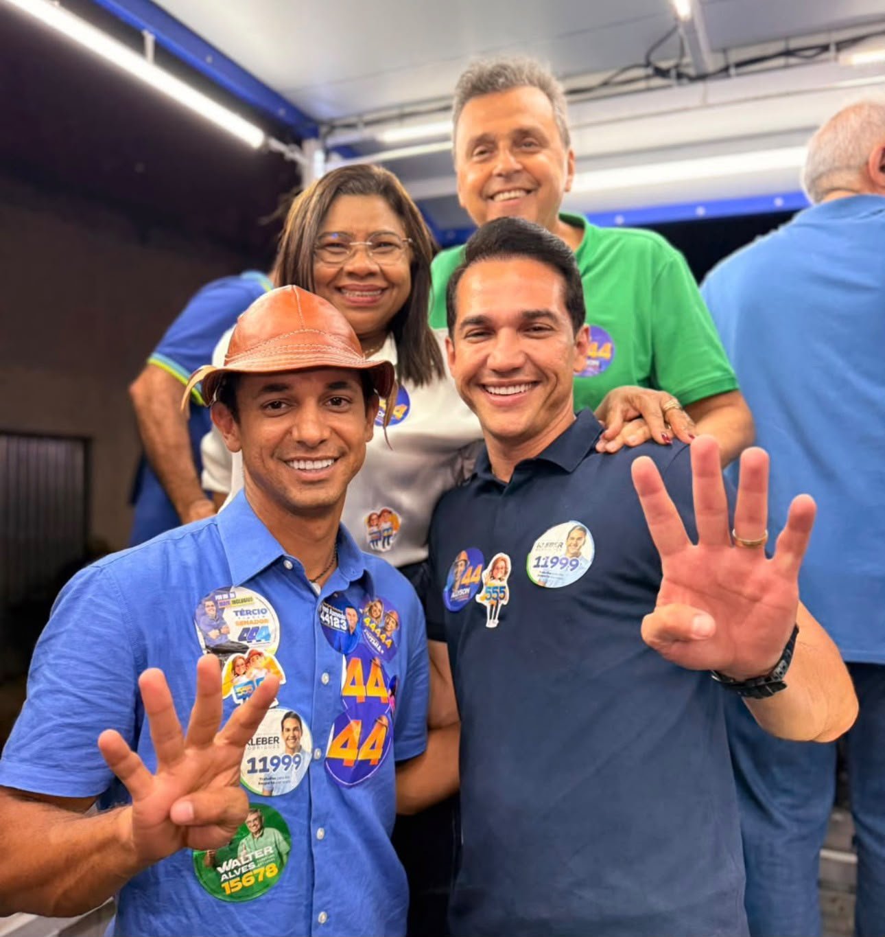 ALLYSON, KLEBER E CARLOS EDUARDO PARTICIPAM DE CARREATA E FORTALECEM CAMPANHA DO 44 EM PARNAMIRIM