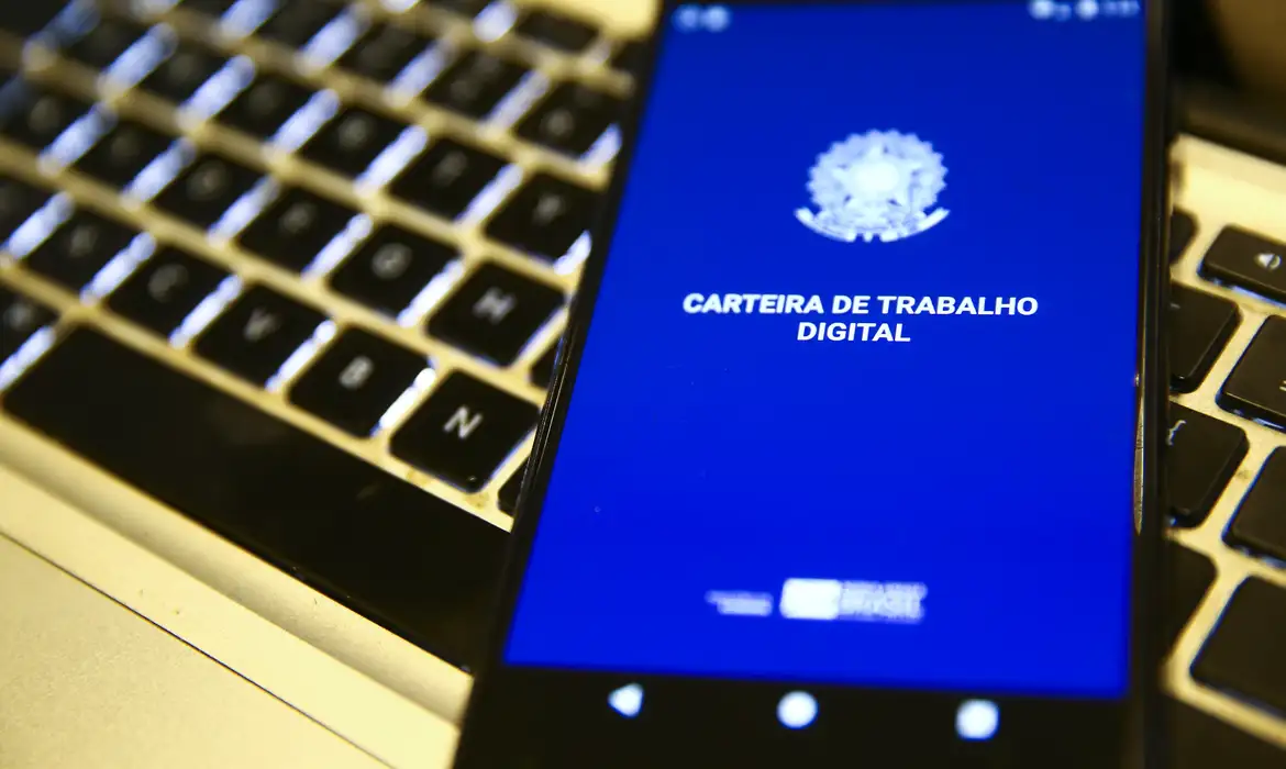 TAXA DE DESEMPRECAI PARA 5,3%, A MENOR PARA O TRIMESTRE ATÉ AGOSTO