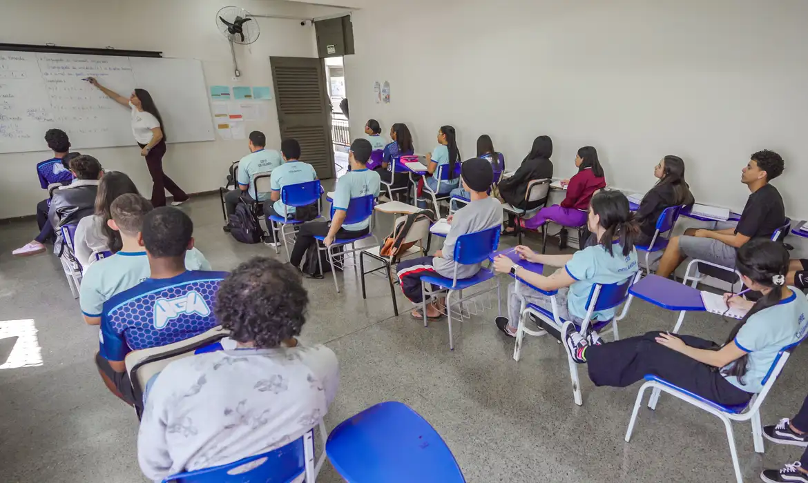 PISA: BRASIL REDUZ DIFERENÇA PARA PAÍSES RICOS NO DESEMPENHO ESCOLAR
