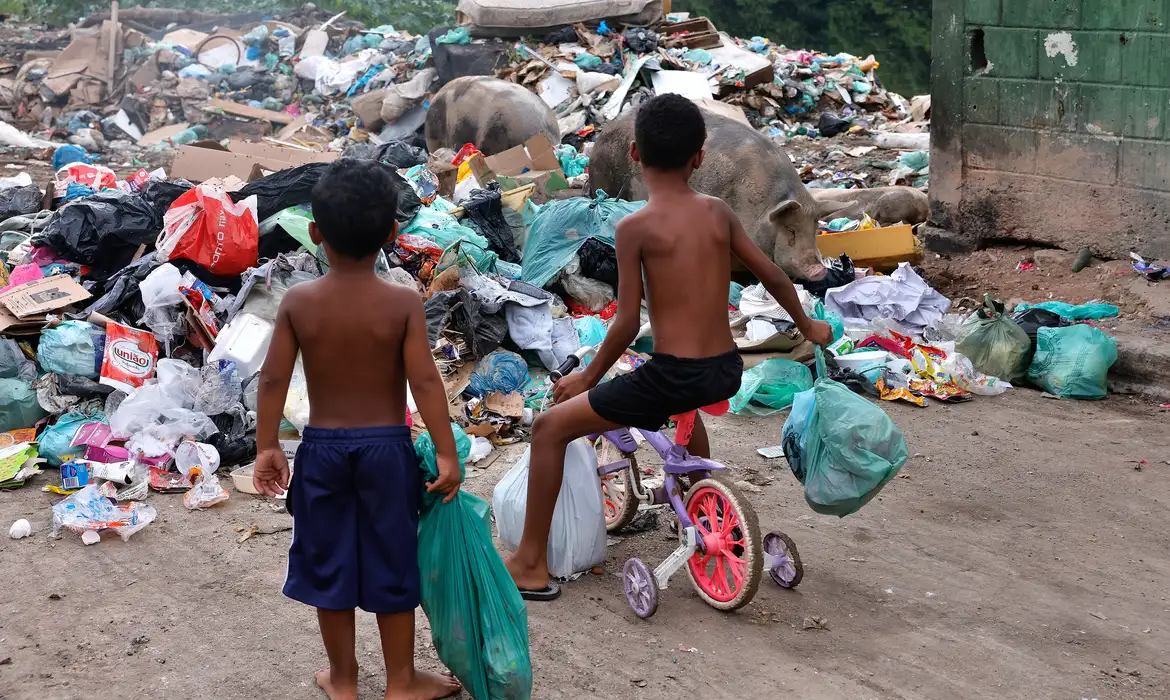 SENADO APROVA DIREITO PRIORITÁRIO DA CRIANÇA A MEIO AMBIENTE SAUDÁVEL