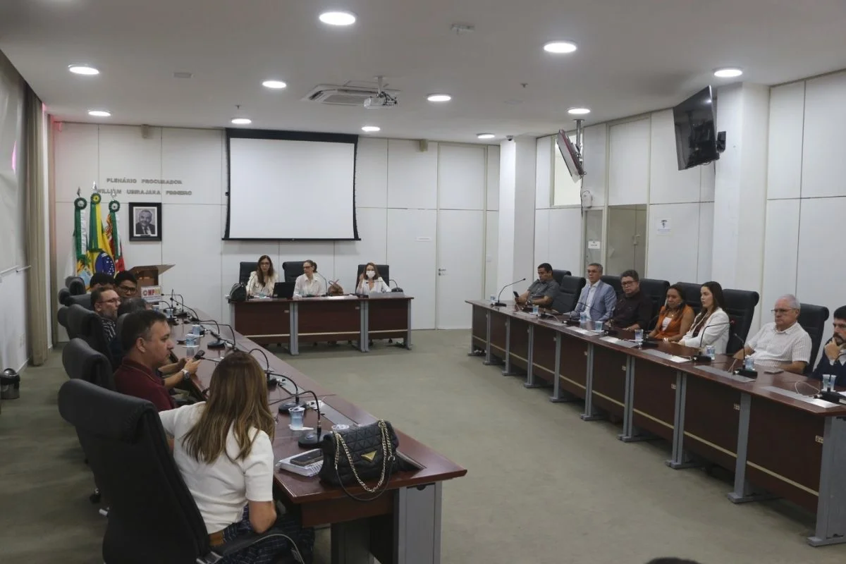 CONCURSO PÚBLICO NO RN: MPRN REÚNE GESTORES DE 10 CIDADES