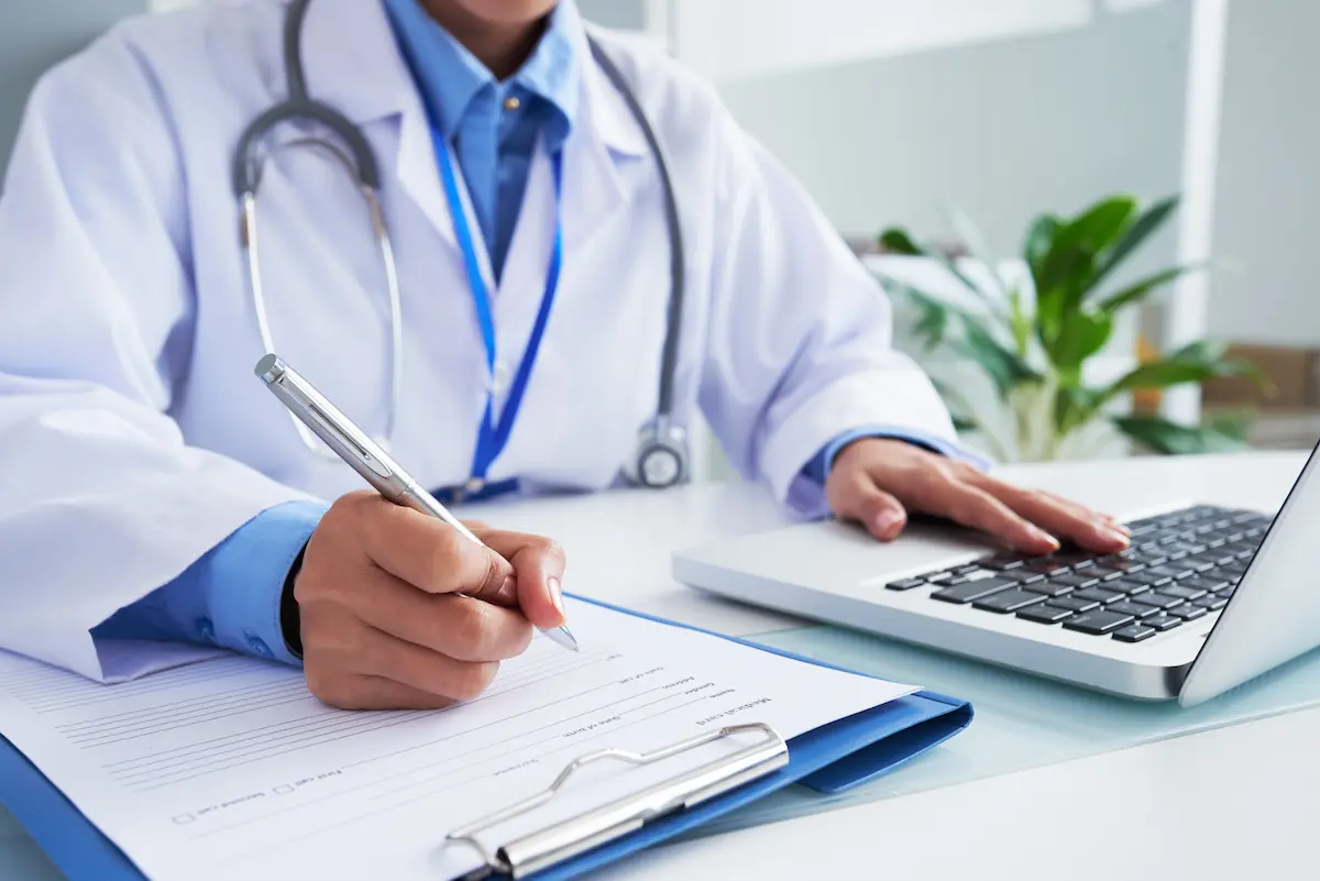 ‘OAB DA MEDICINA’: CONGRESSO APROVA LEI QUE PREVÊ OBRIGATORIEDADE DE PROVA PARA MÉDICOS